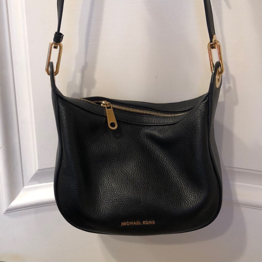 Black michael Kors adjustable crossbody